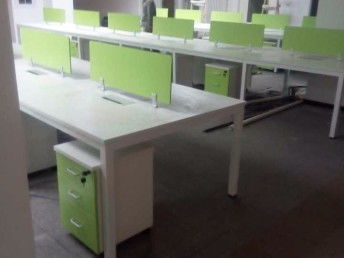 北京辦公空間優(yōu)化指南 定制隔斷辦公桌、工位卡座與一站式采購策略